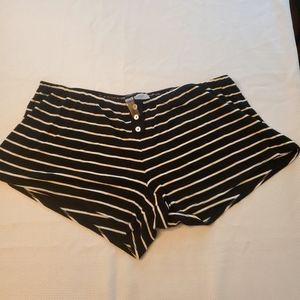 Beach bunny striped short